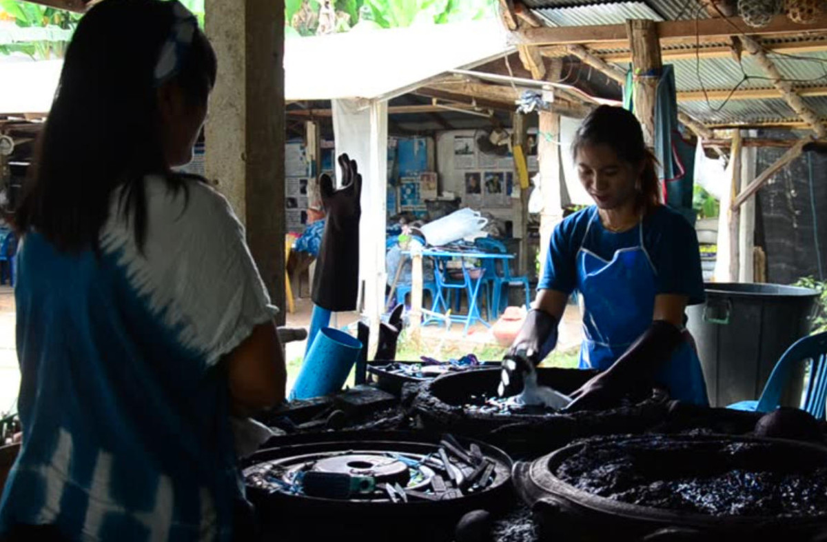 Batik dying process